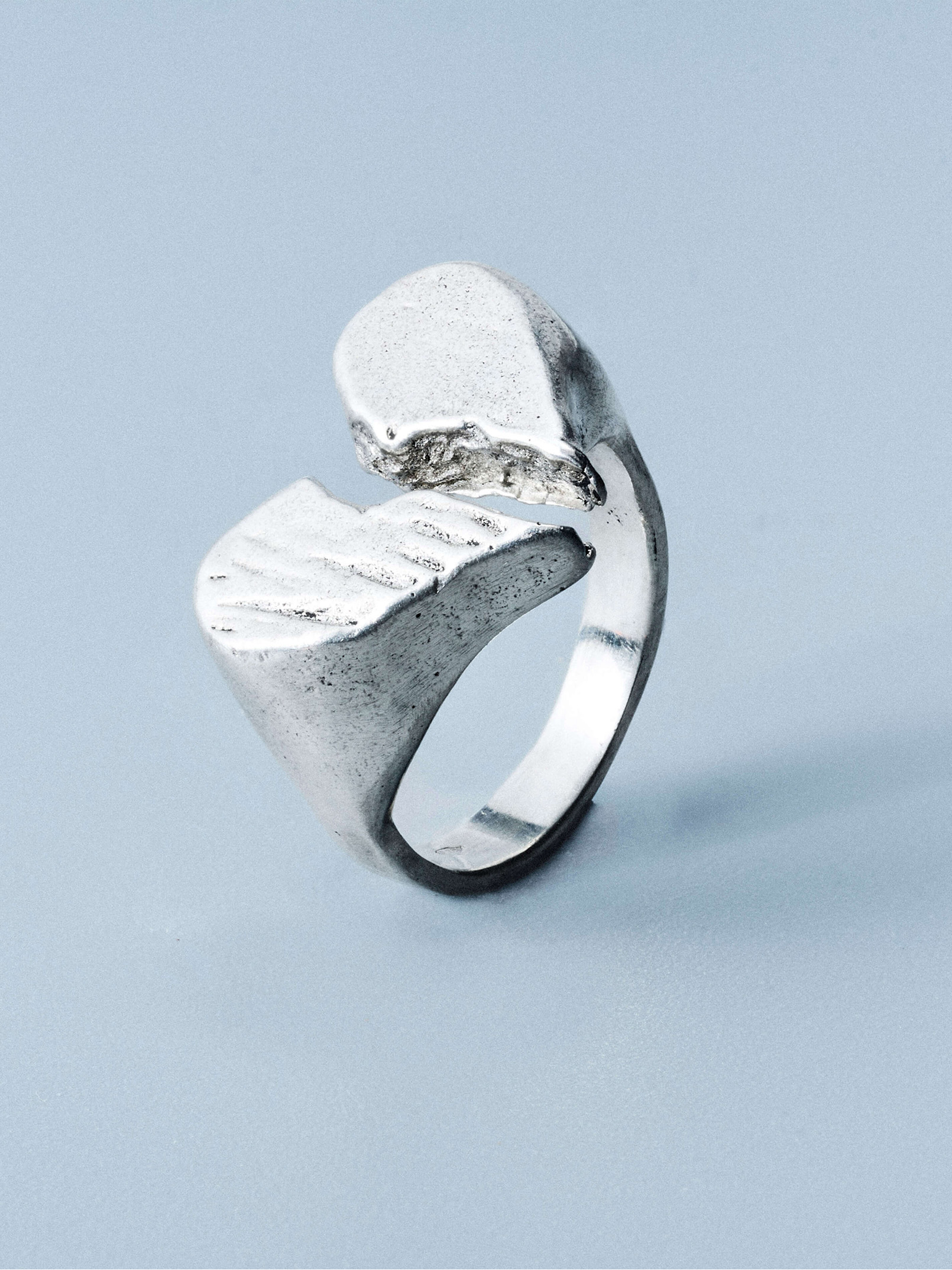 BROKEN HEART RING
