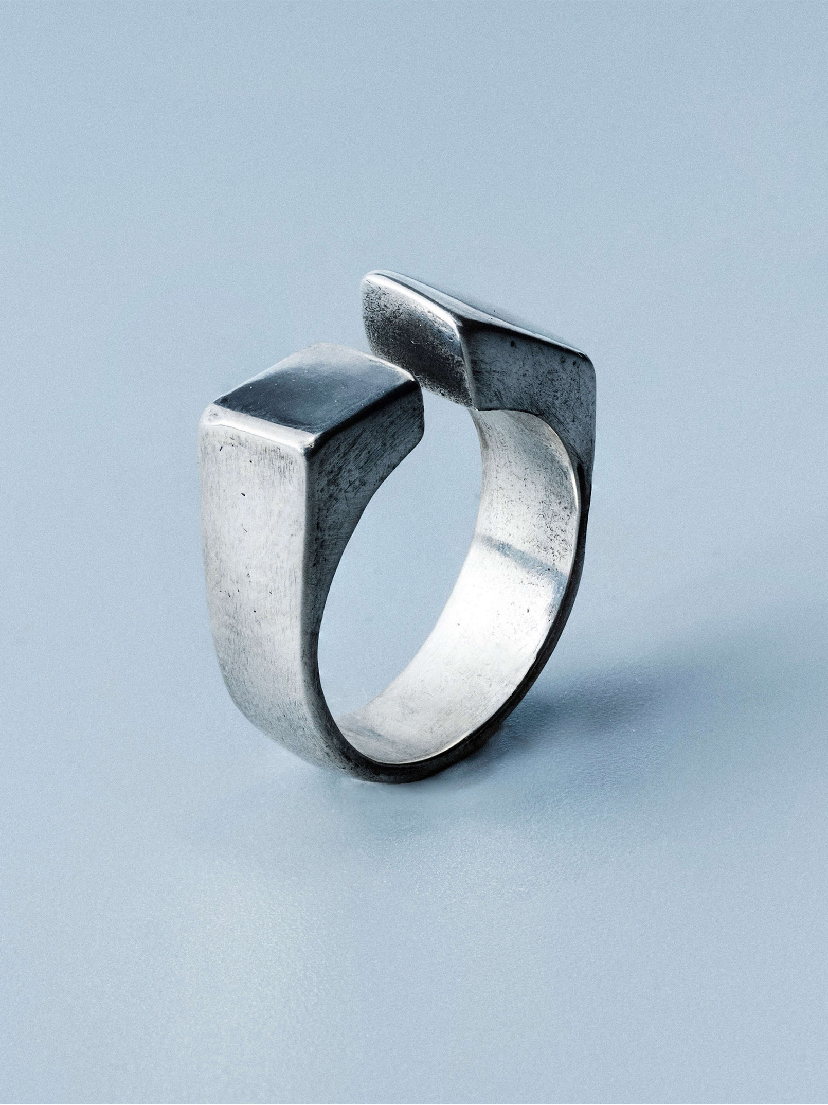 AXIS RING